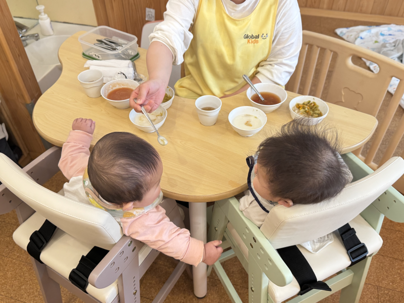 ０歳児　お食事スタート