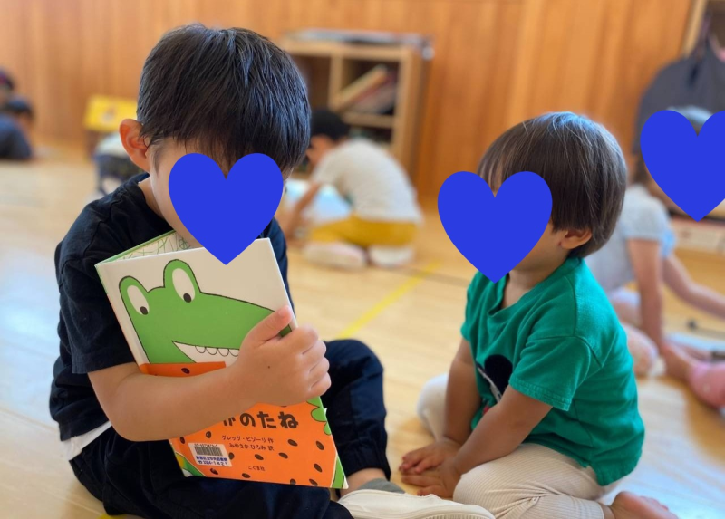 絵本の読み聞かせ