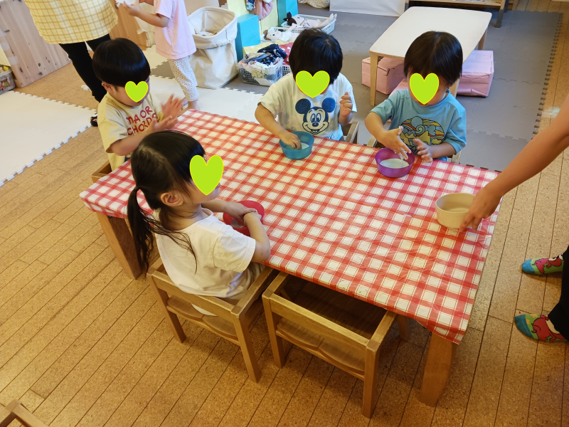 たんぽぽ組　片栗粉スライムづくり☆