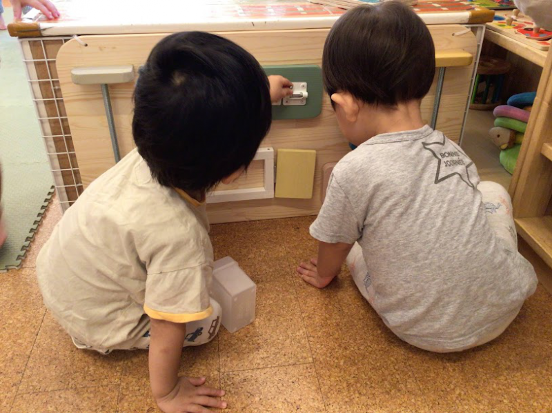 壁かけおもちゃを作りました