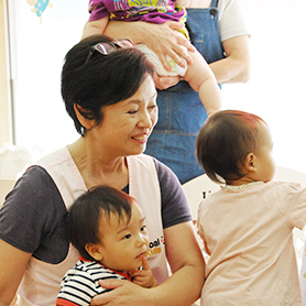 子どもの探索活動は成長過程のひとつ。子どもはちょっとずつ育っている。異年齢の係わりも大切にしていきたい。